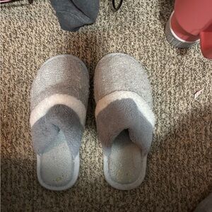 Cozy Gray Slippers- pre loved